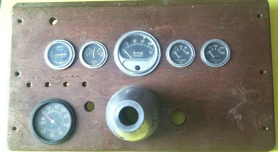 chris-craftStewart-Warner-Gauge-panel